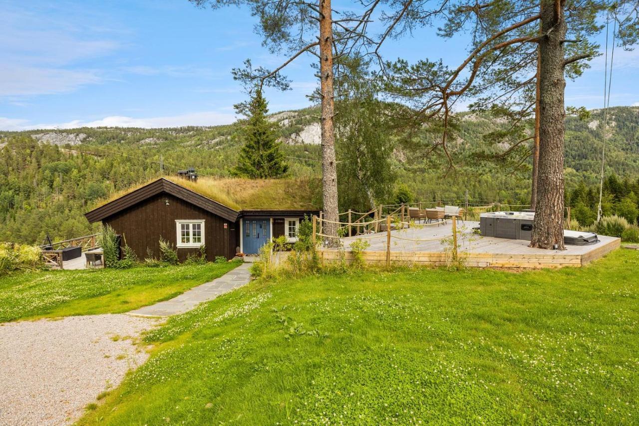 Villa Libeli- panoramaview towards Gaustadtoppen- Jaccuzi Lona Exterior foto